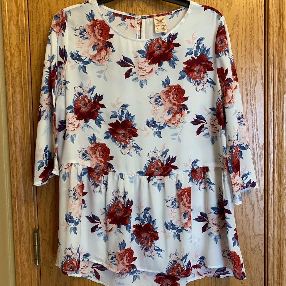 Faded Glory Blouse **FINAL PRICE**🌹🌹🌹if it doesn’t sell it’s off to Goodwill.